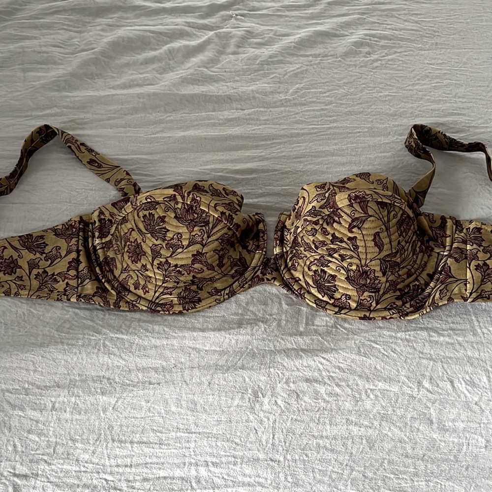 Zimmermann three piece swimsuit never been worn. Size 3 US 10